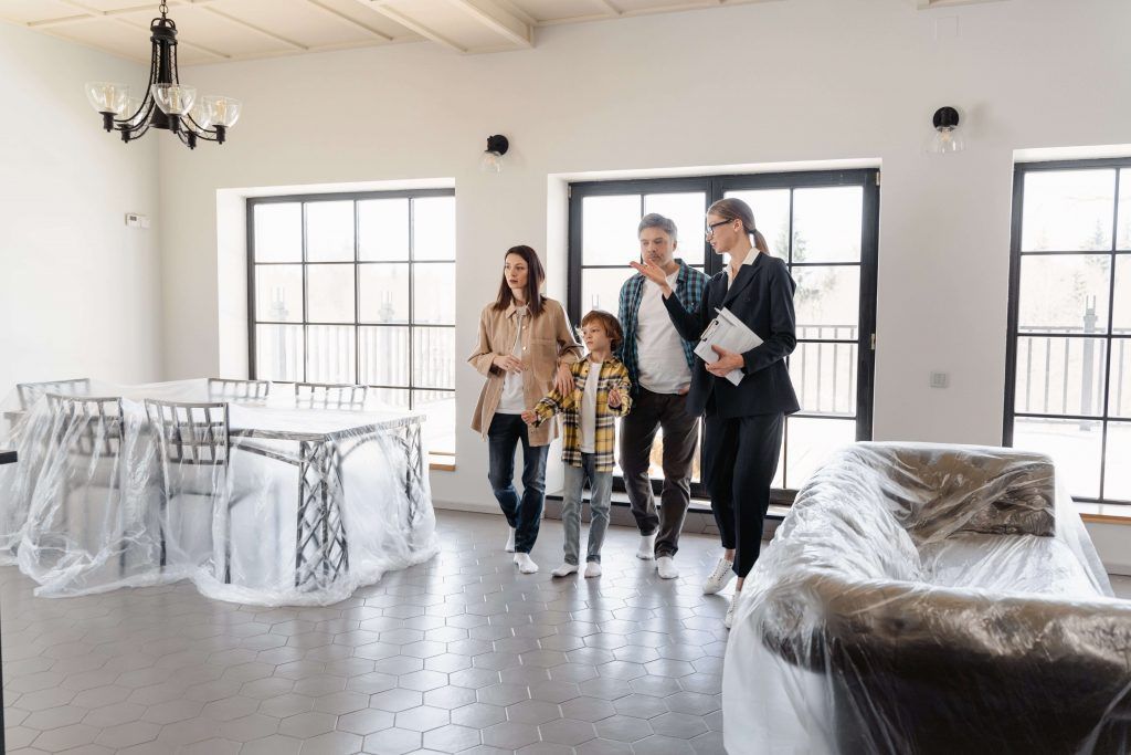 Compra de Viviendas en Madrid - De La Mano Servicios Inmobiliarios - Comprar - Madrid
